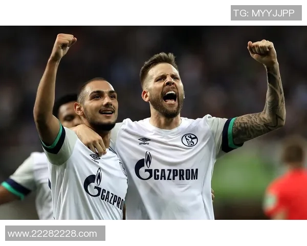 沙尔克04力克客场压力战平帕德博恩反超巡争冠局势